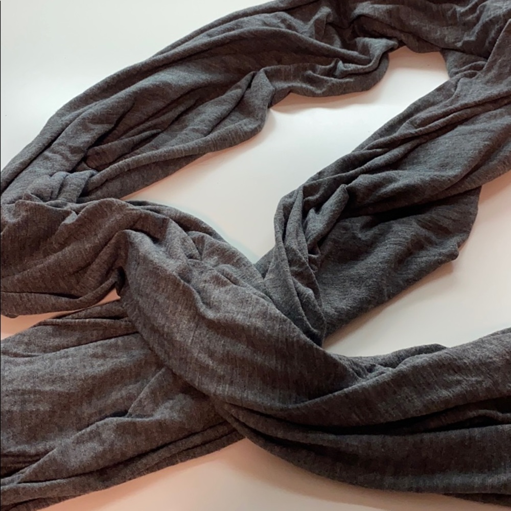 Gray scarf 🧣